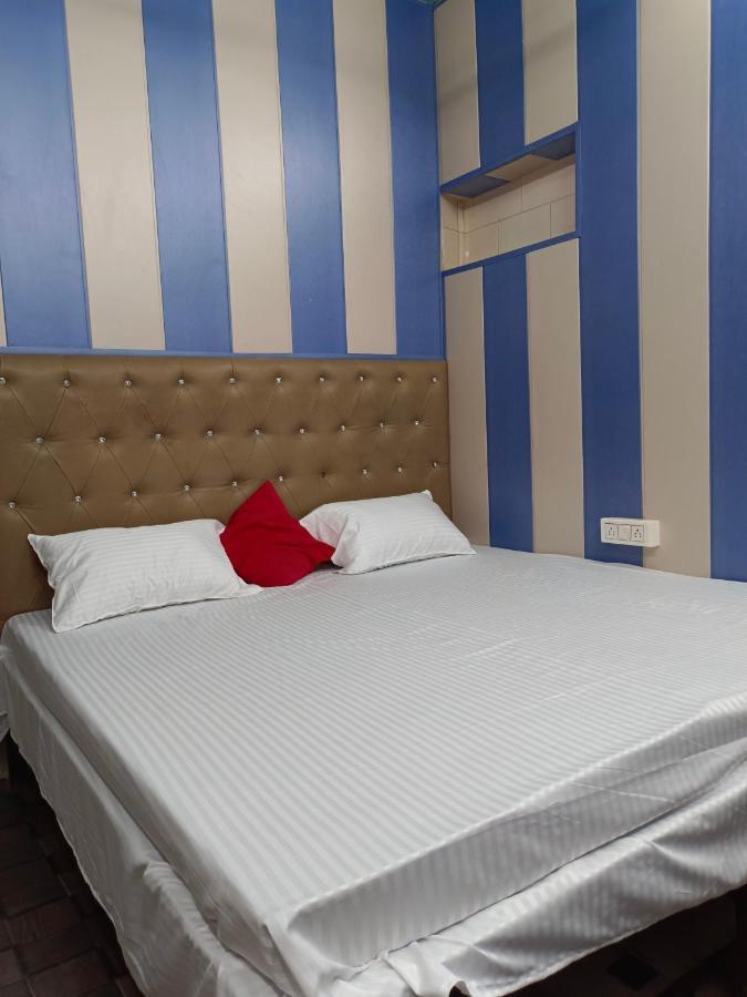Hotel India Inn Walking Distance From Taj Mahal-- Rooftop Taj Mahal View Agra  Exterior foto