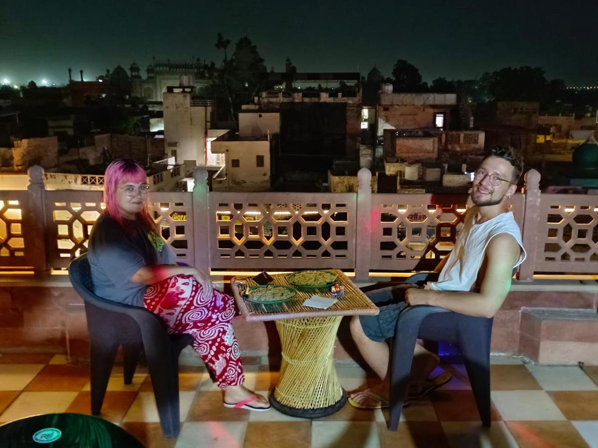 Hotel India Inn Walking Distance From Taj Mahal-- Rooftop Taj Mahal View Agra  Exterior foto