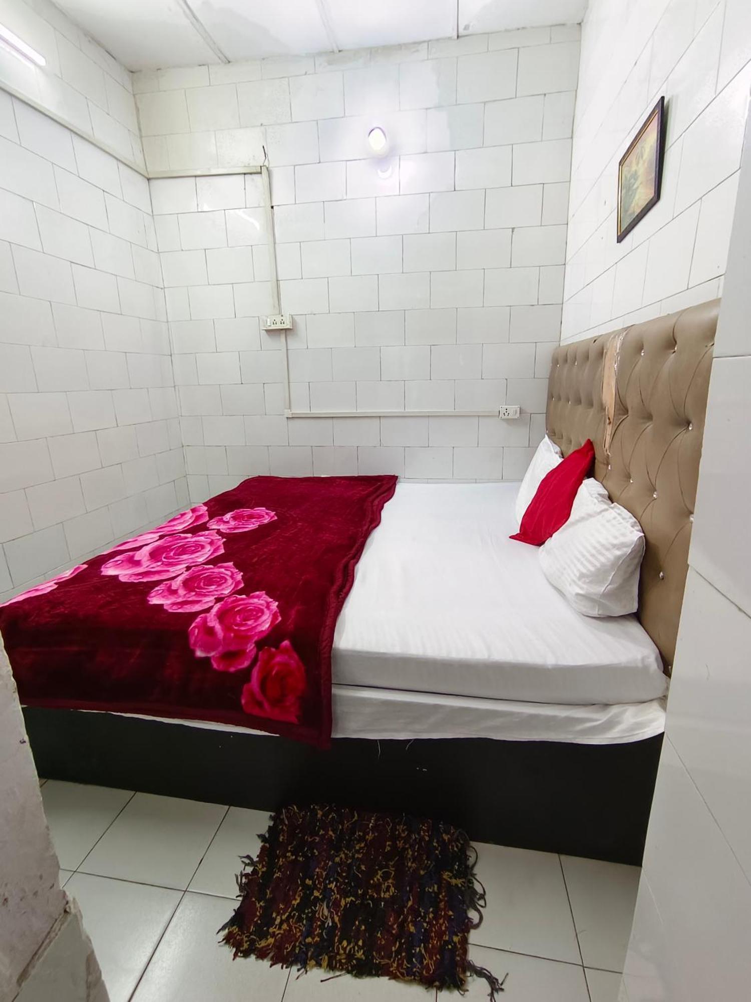 Hotel India Inn Walking Distance From Taj Mahal-- Rooftop Taj Mahal View Agra  Exterior foto