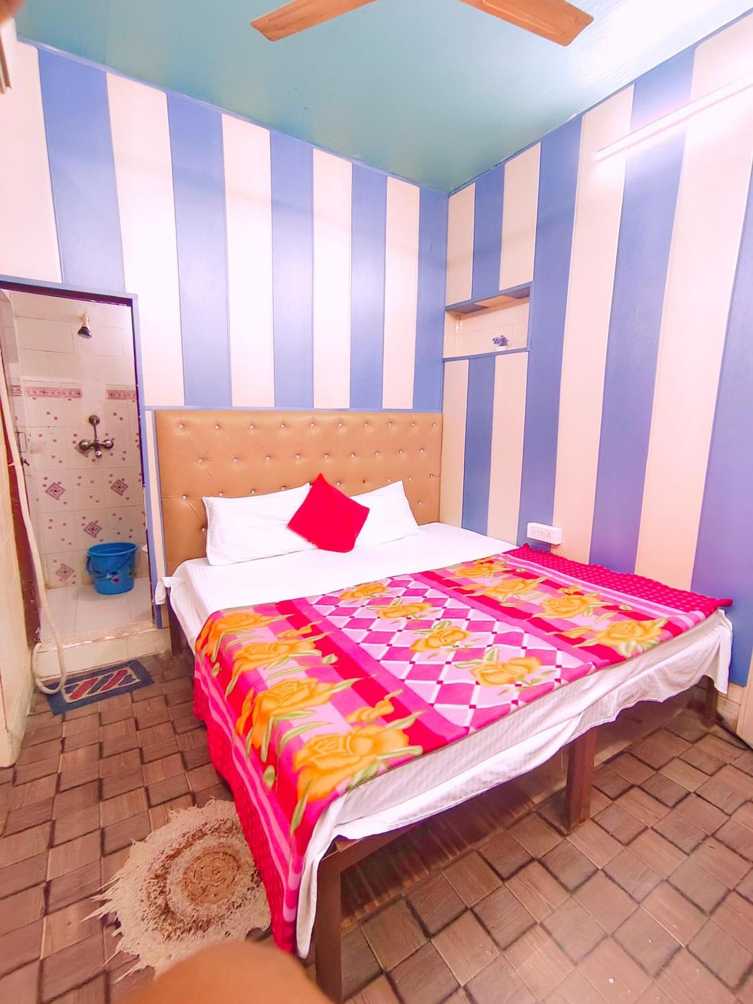 Hotel India Inn Walking Distance From Taj Mahal-- Rooftop Taj Mahal View Agra  Exterior foto