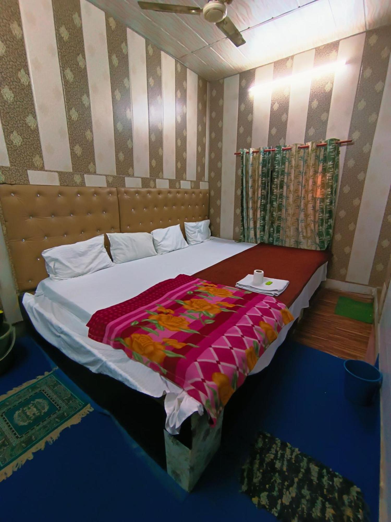 Hotel India Inn Walking Distance From Taj Mahal-- Rooftop Taj Mahal View Agra  Exterior foto