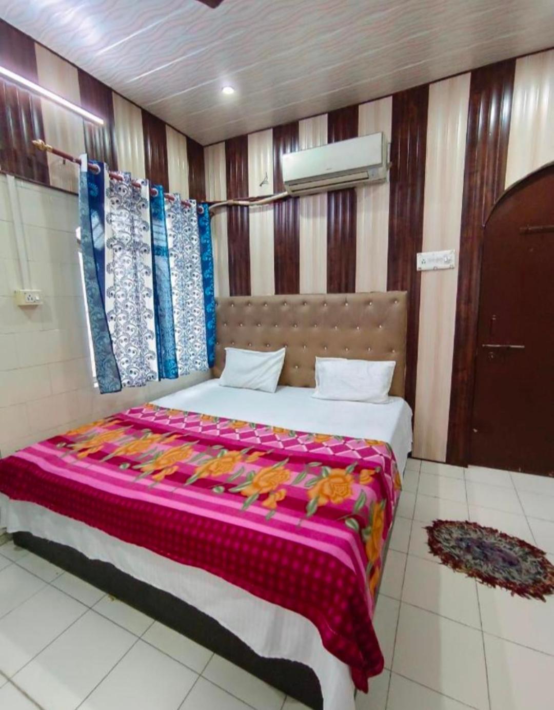 Hotel India Inn Walking Distance From Taj Mahal-- Rooftop Taj Mahal View Agra  Exterior foto