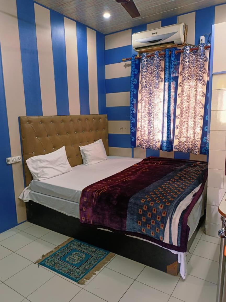 Hotel India Inn Walking Distance From Taj Mahal-- Rooftop Taj Mahal View Agra  Exterior foto