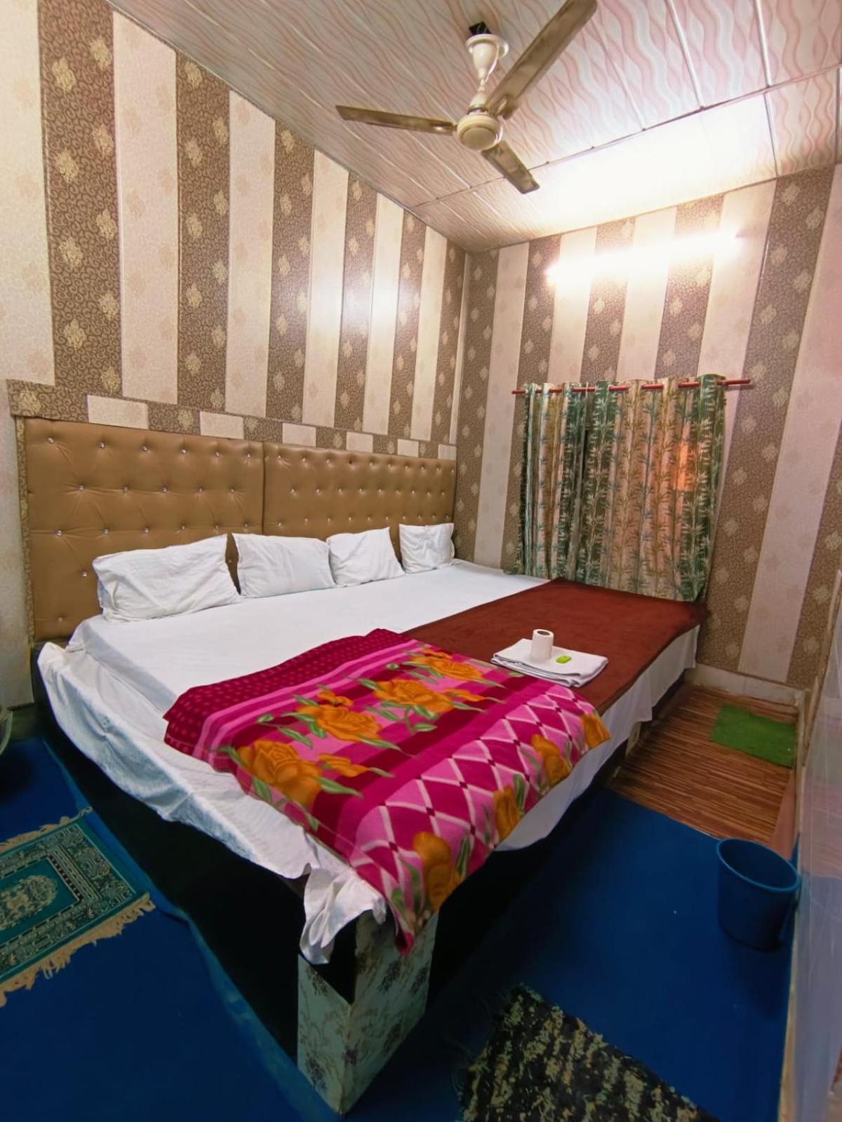 Hotel India Inn Walking Distance From Taj Mahal-- Rooftop Taj Mahal View Agra  Exterior foto